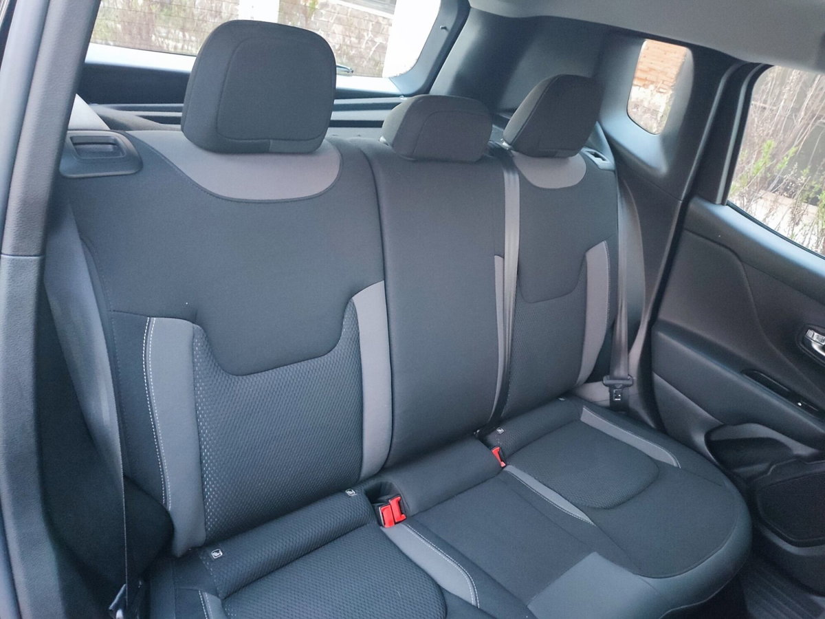 Jeep Renegade 1.6 Mjt 130 CV Limited (12)