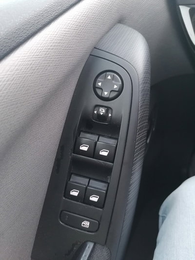 Citroen C4 Picasso BlueHDi 120 S&S EAT6 Exclusive (19)