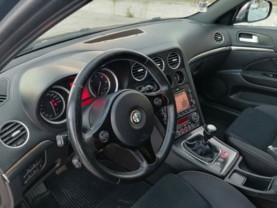 Alfa Romeo 159 SportWagon 2.0 JTDm 136 CV Sportwagon Distinctive (12)