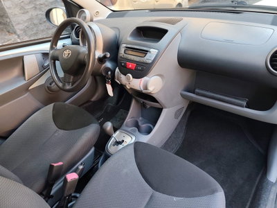 Toyota Aygo 1.0 12V VVT-i 5 porte Sol (11)