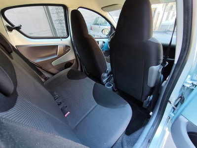 Toyota Aygo 1.0 12V VVT-i 5 porte Sol (12)