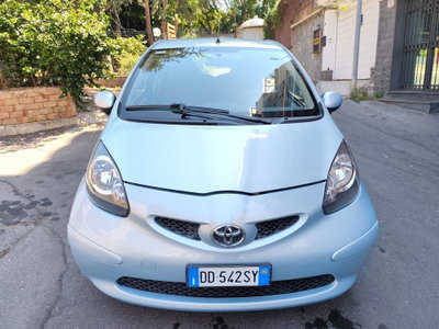 Toyota Aygo 1.0 12V VVT-i 5 porte Sol (2)