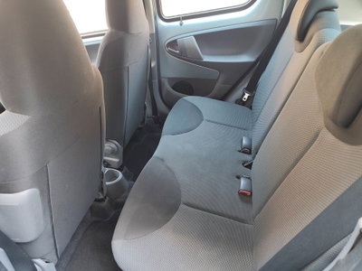 Toyota Aygo 1.0 12V VVT-i 5 porte Sol (9)