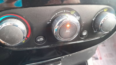 Renault Clio 1.5 dCi 8V 75CV 5 porte Wave (7)