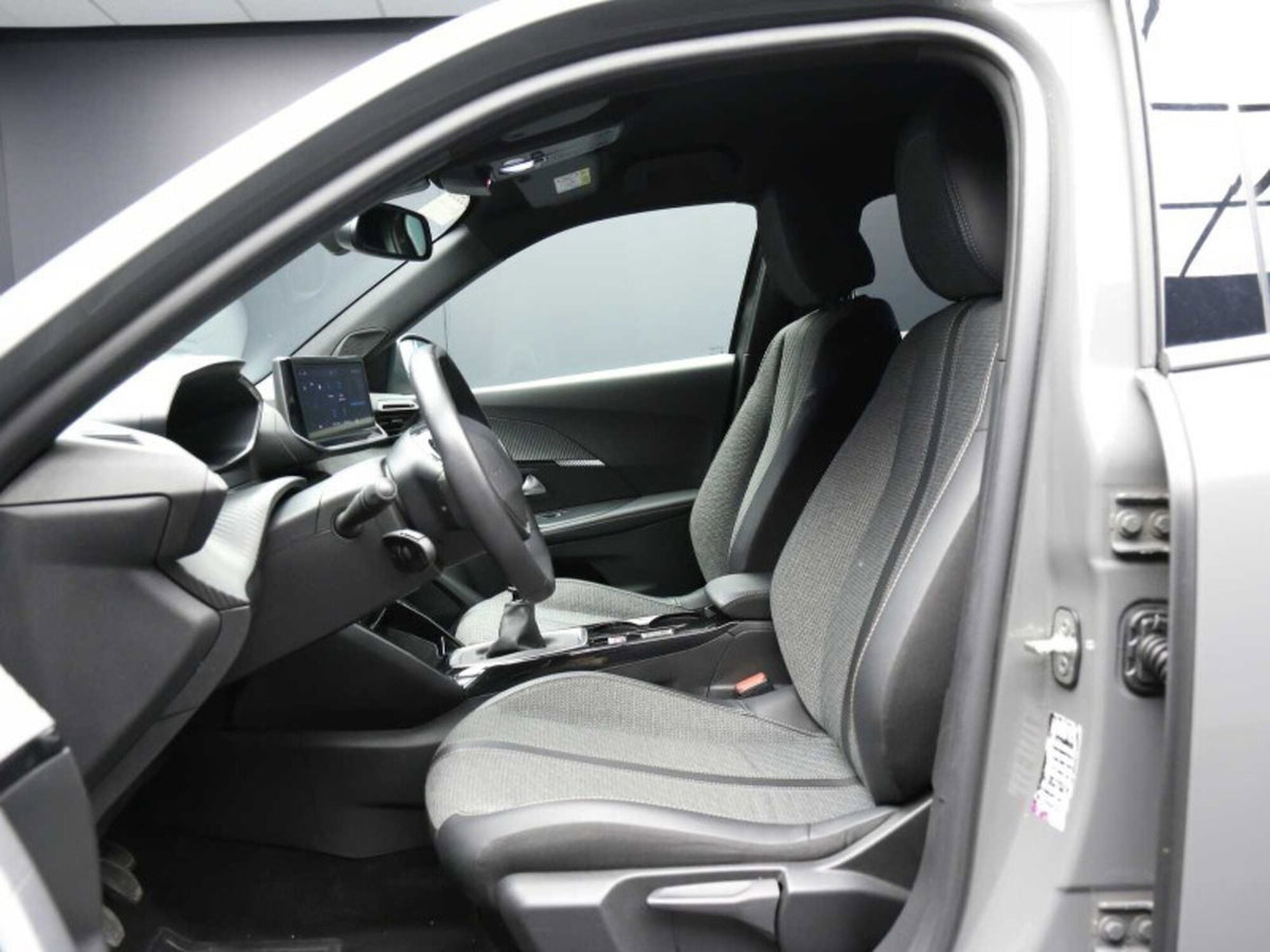 Peugeot 2008 1.2 turbo Allure 100cv (13)