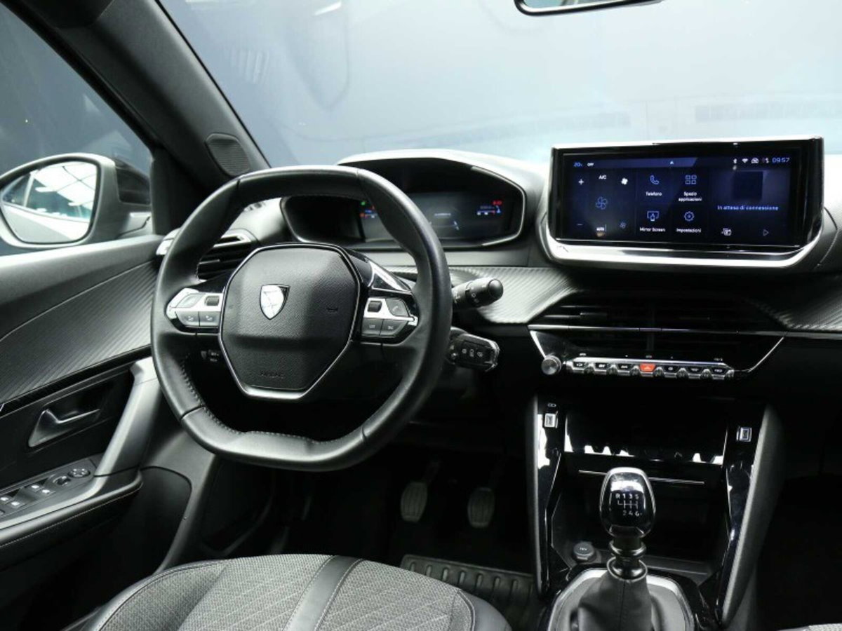 Peugeot 2008 1.2 turbo Allure 100cv (16)