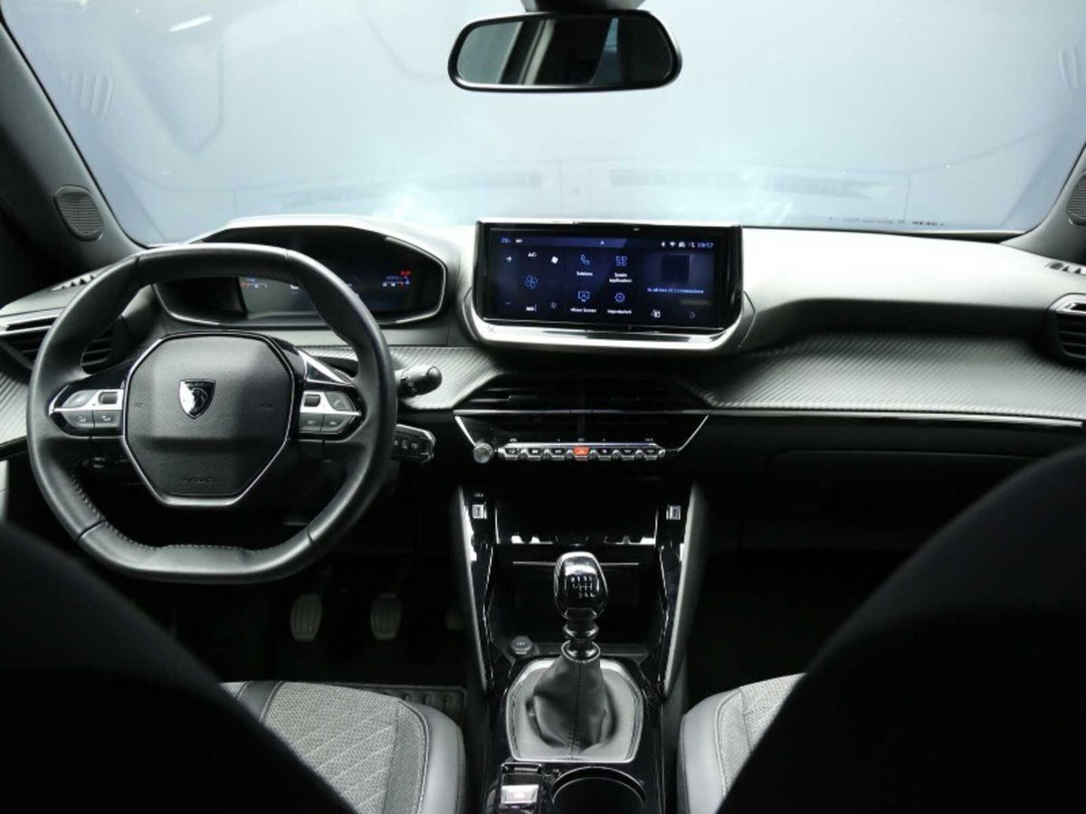 Peugeot 2008 1.2 turbo Allure 100cv (17)