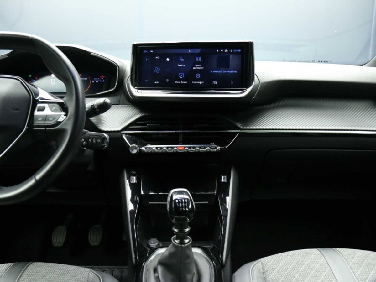 Peugeot 2008 1.2 turbo Allure 100cv (18)