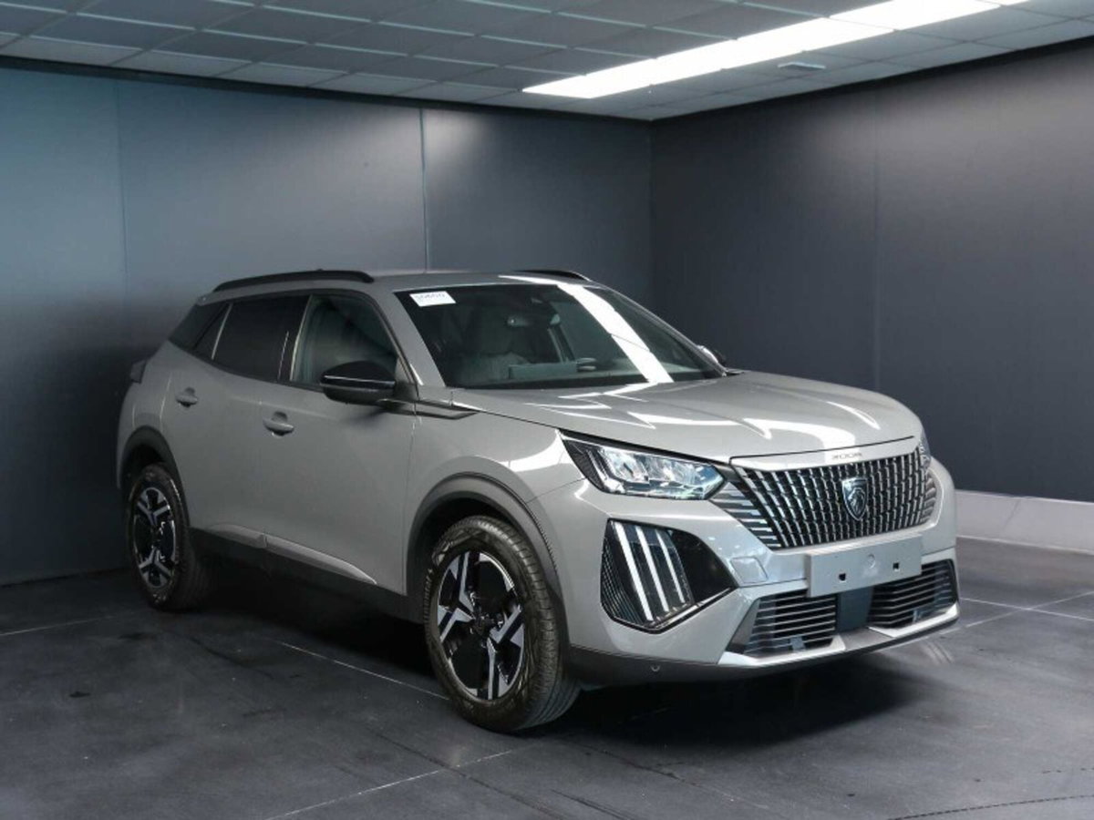 Peugeot 2008 1.2 turbo Allure 100cv (3)