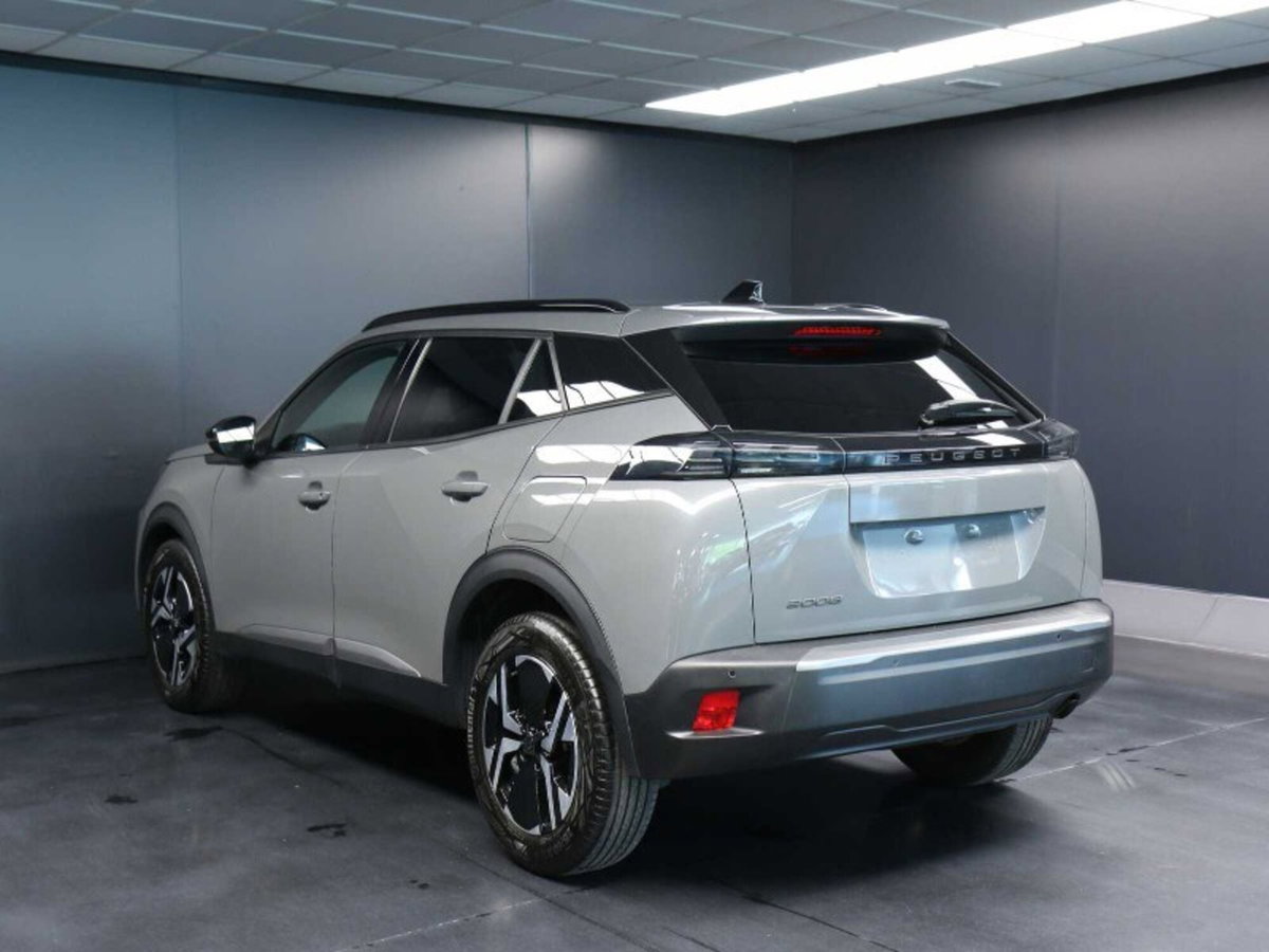 Peugeot 2008 1.2 turbo Allure 100cv (6)
