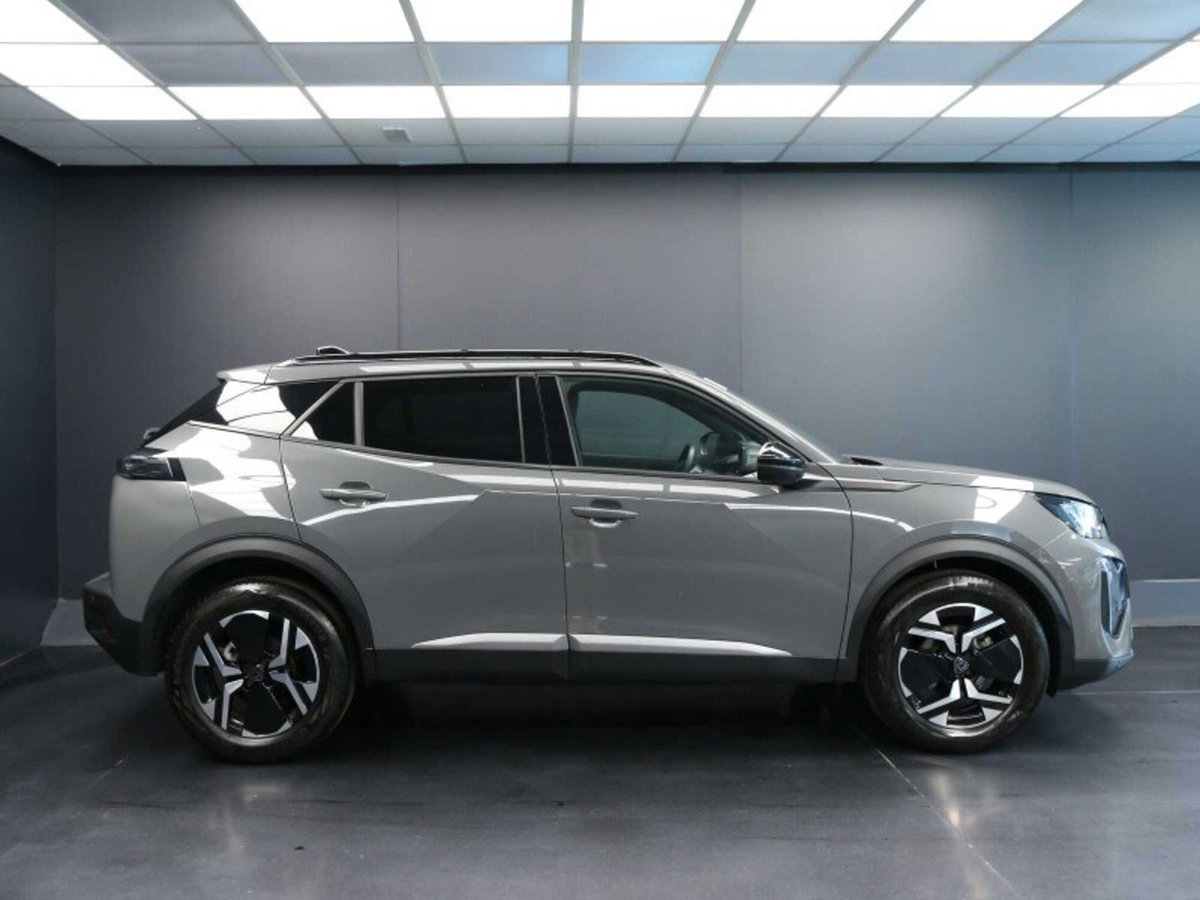 Peugeot 2008 1.2 turbo Allure 100cv (8)
