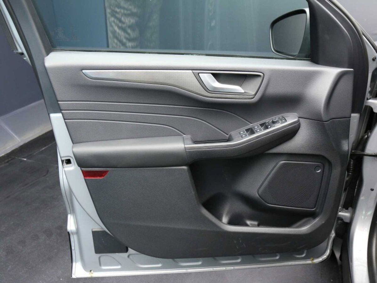 Ford Kuga 2.5 full hybrid Titanium 2wd 180cv auto (13)