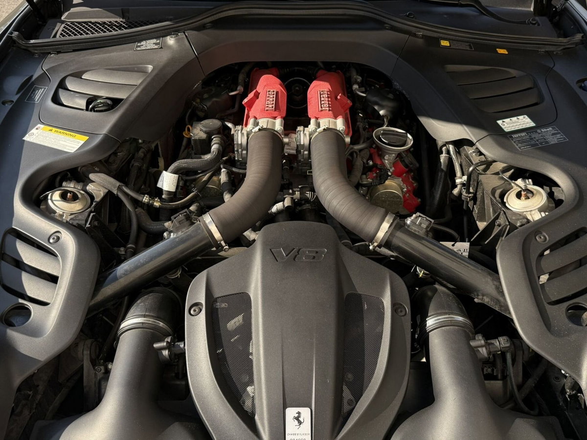 Ferrari GTC4Lusso Coupé GTC4Lusso T (16)
