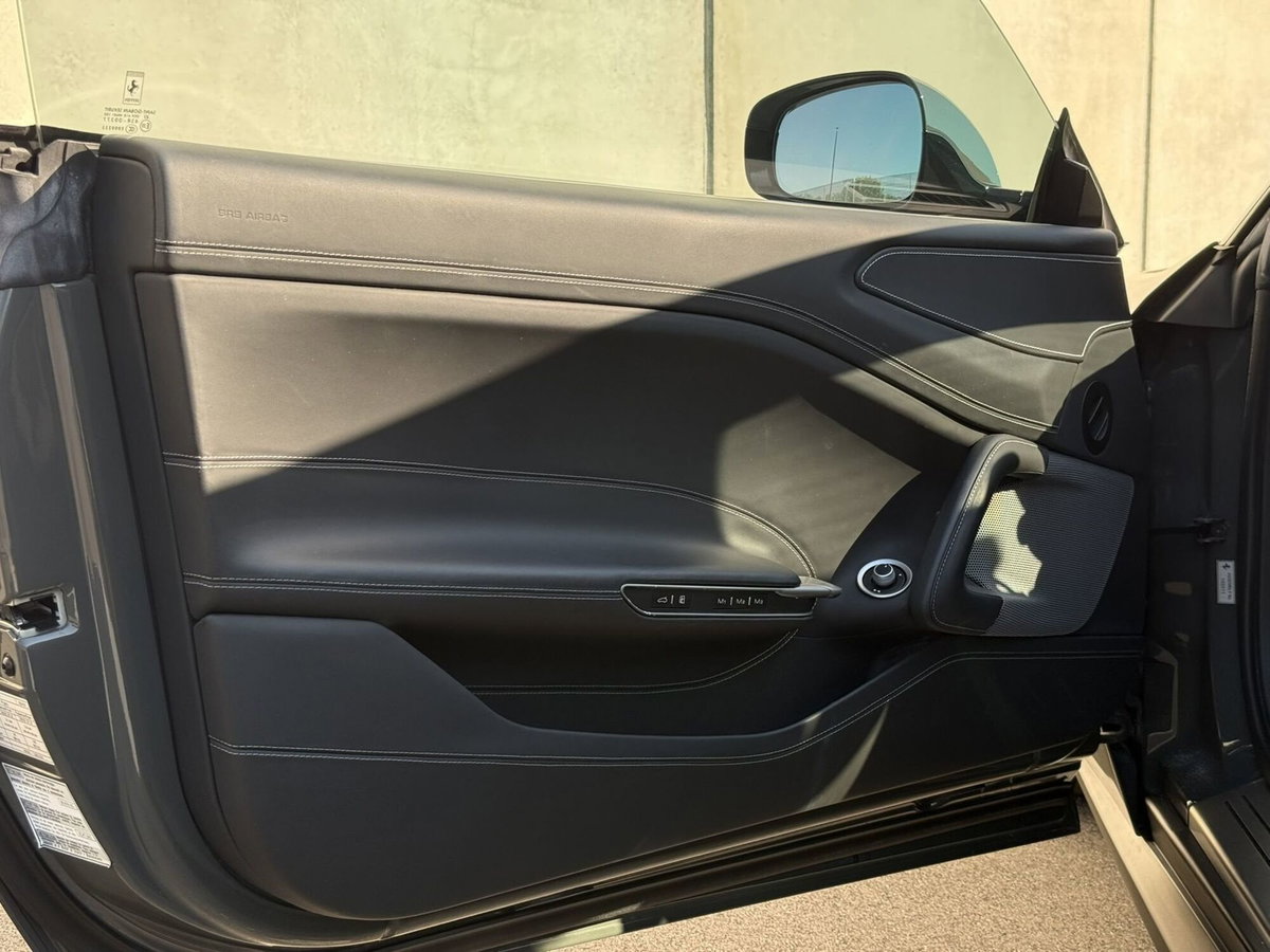 Ferrari GTC4Lusso Coupé GTC4Lusso T (17)