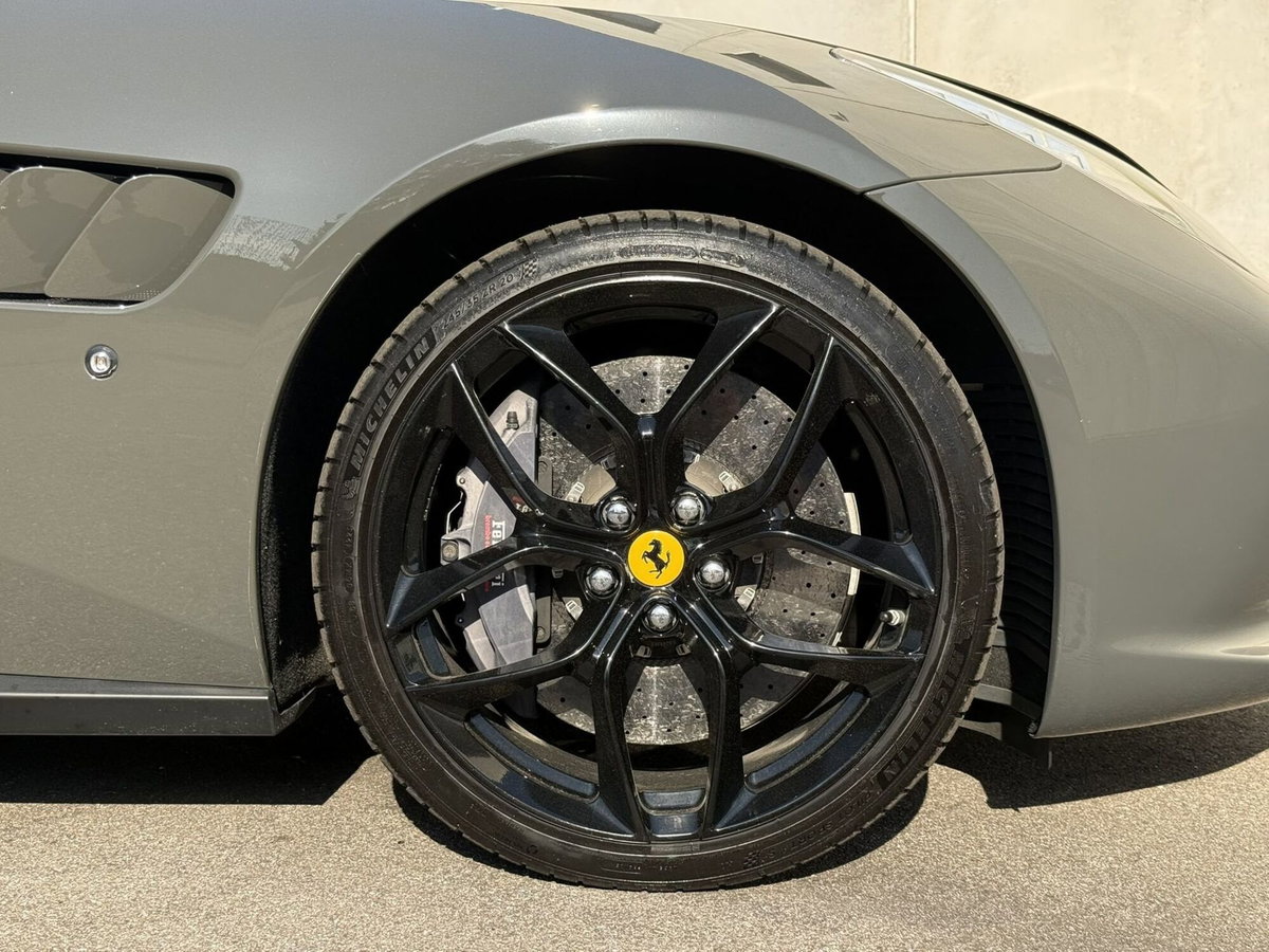 Ferrari GTC4Lusso Coupé GTC4Lusso T (7)
