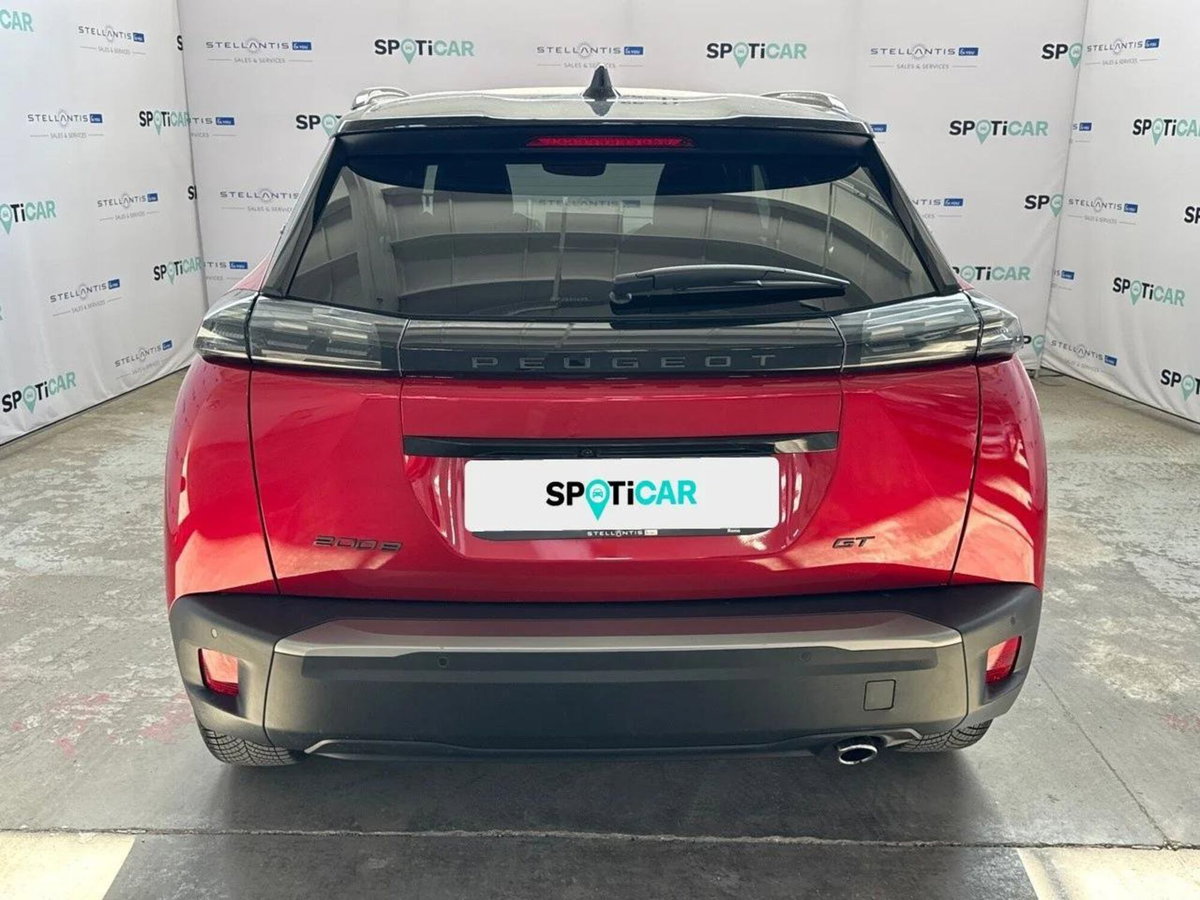 Peugeot 2008 BlueHDi 130 S&S EAT8 GT (4)