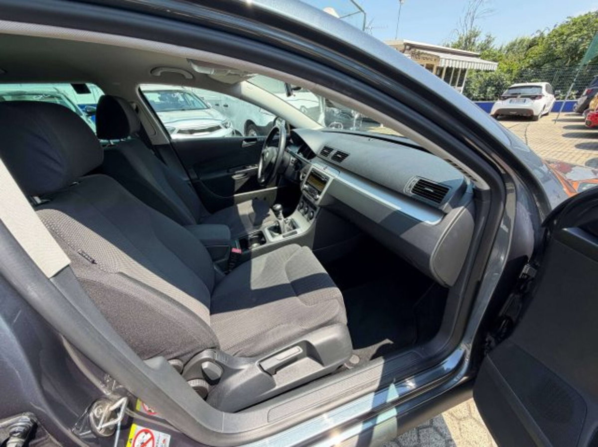 Volkswagen Passat Variant 2.0 TDI DPF 4mot. Business (13)