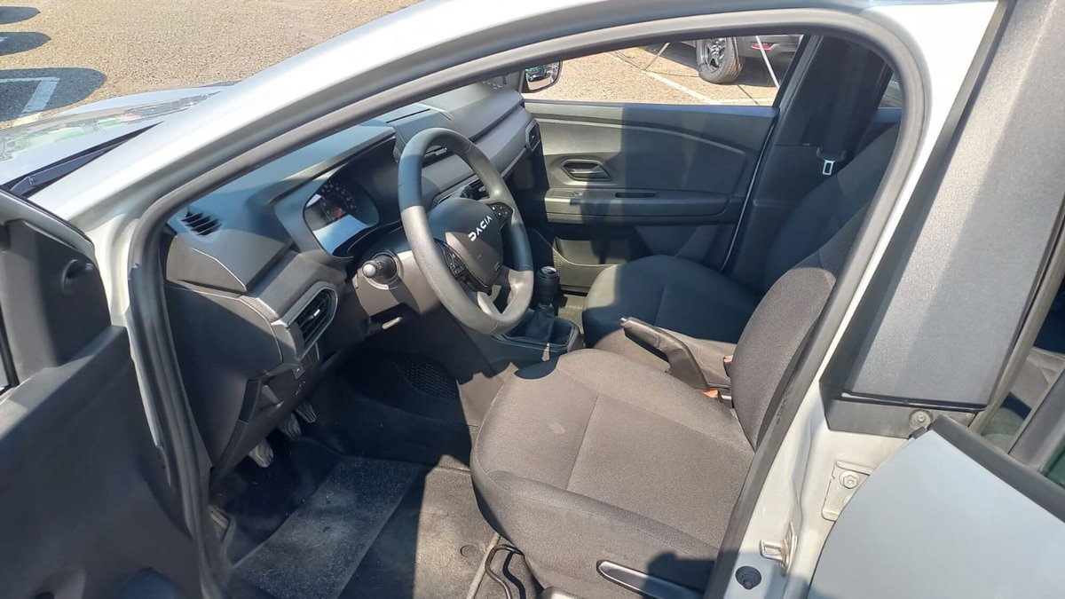 Dacia Jogger 1.0 tce Essential Gpl 100cv (5)