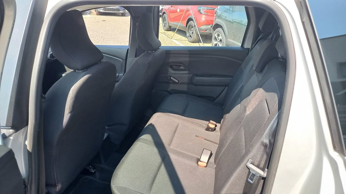 Dacia Jogger 1.0 tce Essential Gpl 100cv (6)