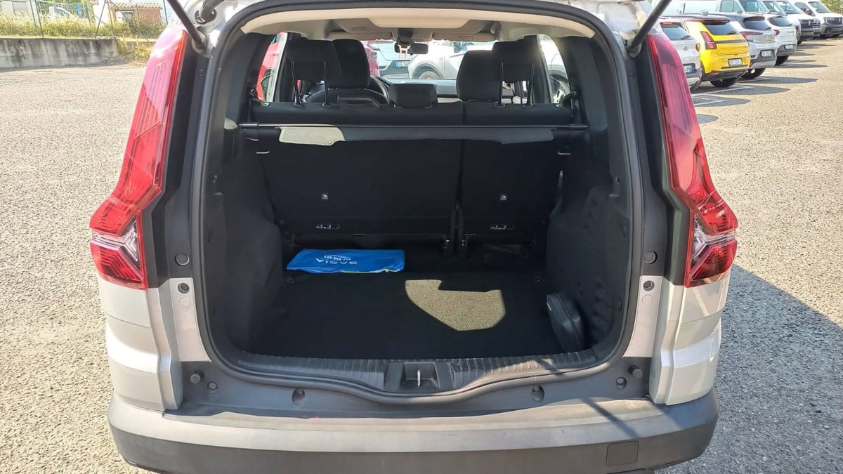 Dacia Jogger 1.0 tce Essential Gpl 100cv (7)