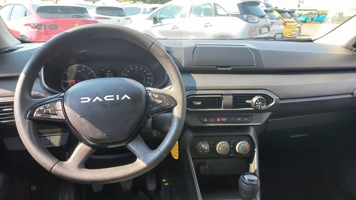 Dacia Jogger 1.0 tce Essential Gpl 100cv (8)