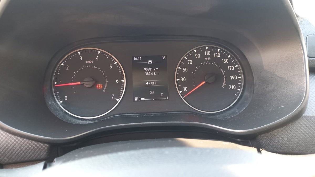 Dacia Jogger 1.0 tce Essential Gpl 100cv (9)