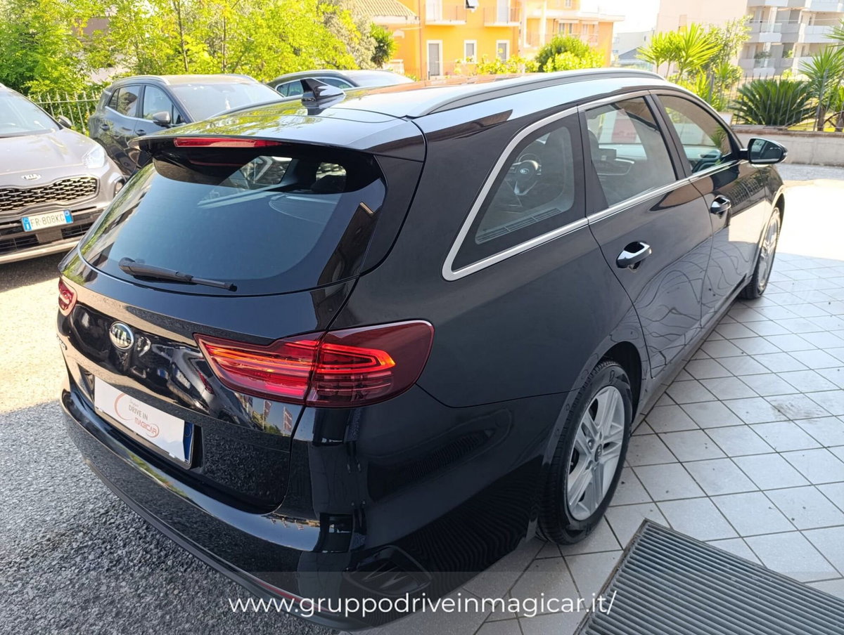 Kia Ceed Sport Wagon 1.6 CRDi 115 CV SW Business Class (2)