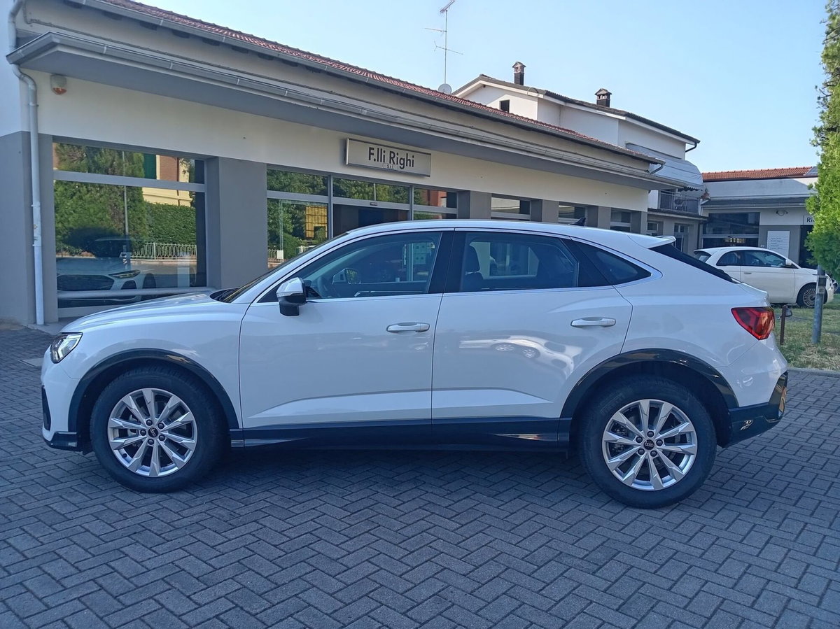 Audi Q3 Sportback 35 TDI quattro S tronic Business Plus (12)
