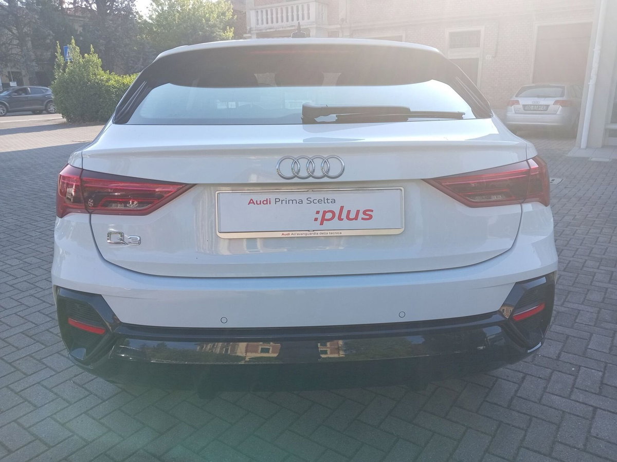 Audi Q3 Sportback 35 TDI quattro S tronic Business Plus (13)