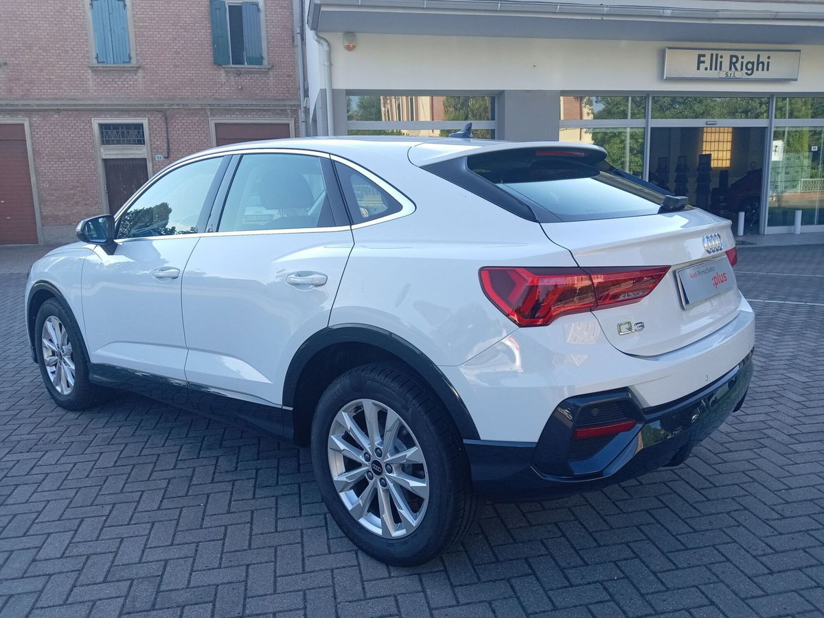 Audi Q3 Sportback 35 TDI quattro S tronic Business Plus (9)