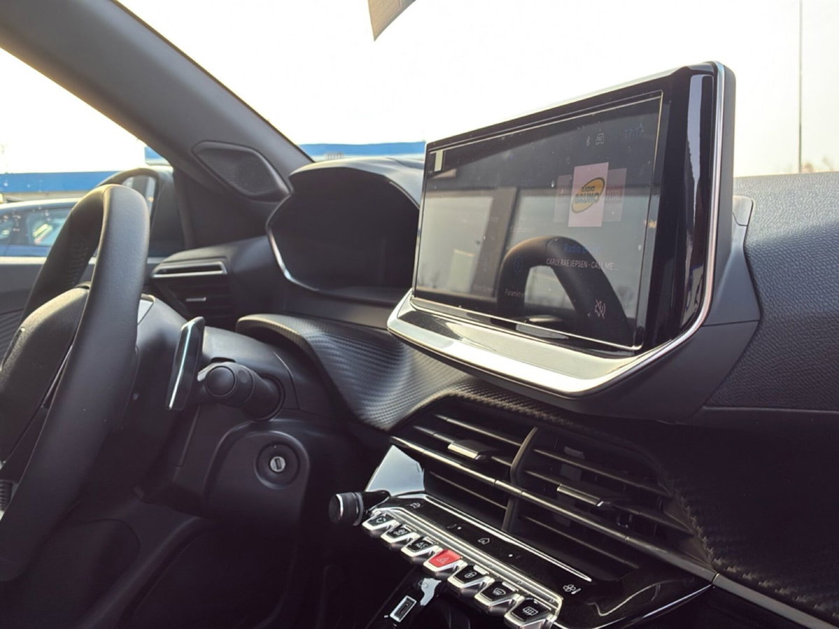 Peugeot 2008 1.2 hybrid Allure 145cv e-dcs6 (14)