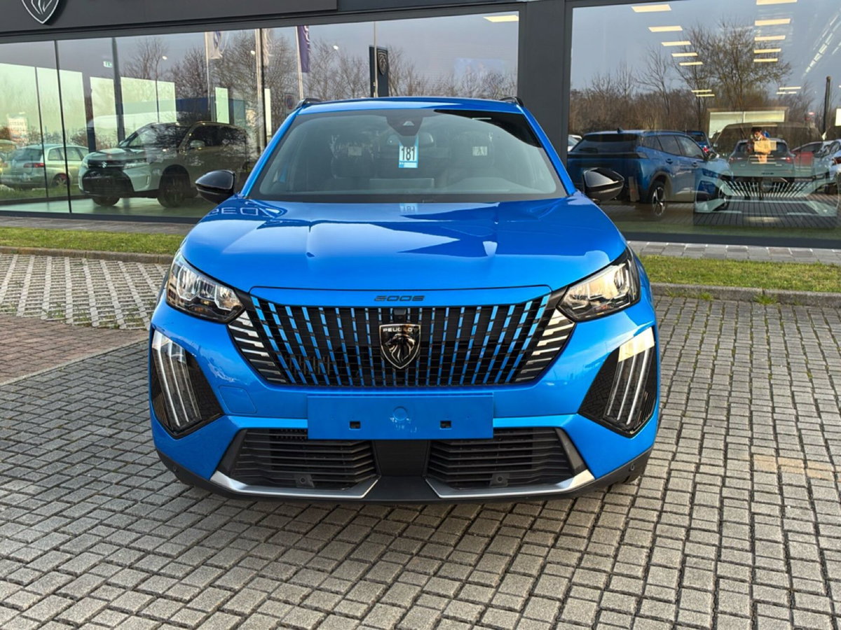Peugeot 2008 1.2 hybrid Allure 145cv e-dcs6 (3)