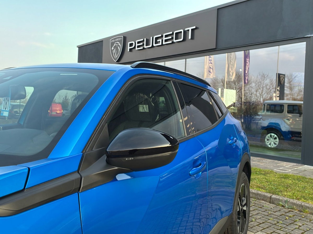 Peugeot 2008 1.2 hybrid Allure 145cv e-dcs6 (8)