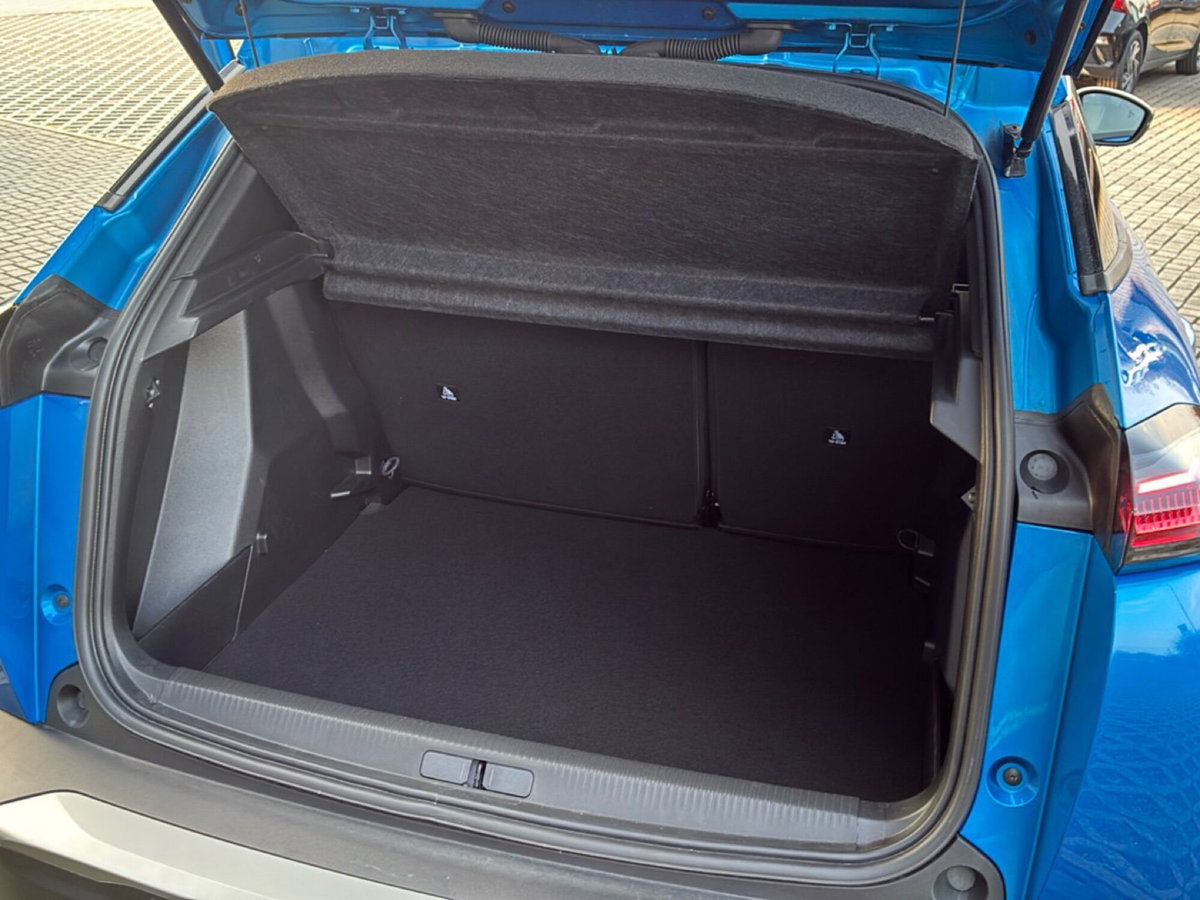 Peugeot 2008 1.2 hybrid Allure 145cv e-dcs6 (9)