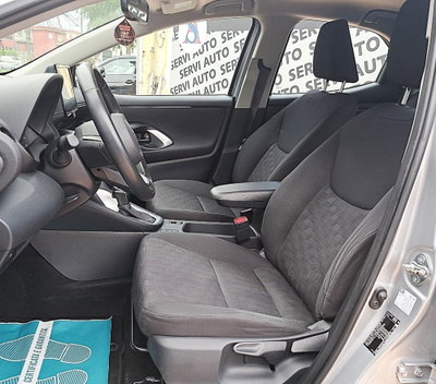 Toyota Yaris Active (10)