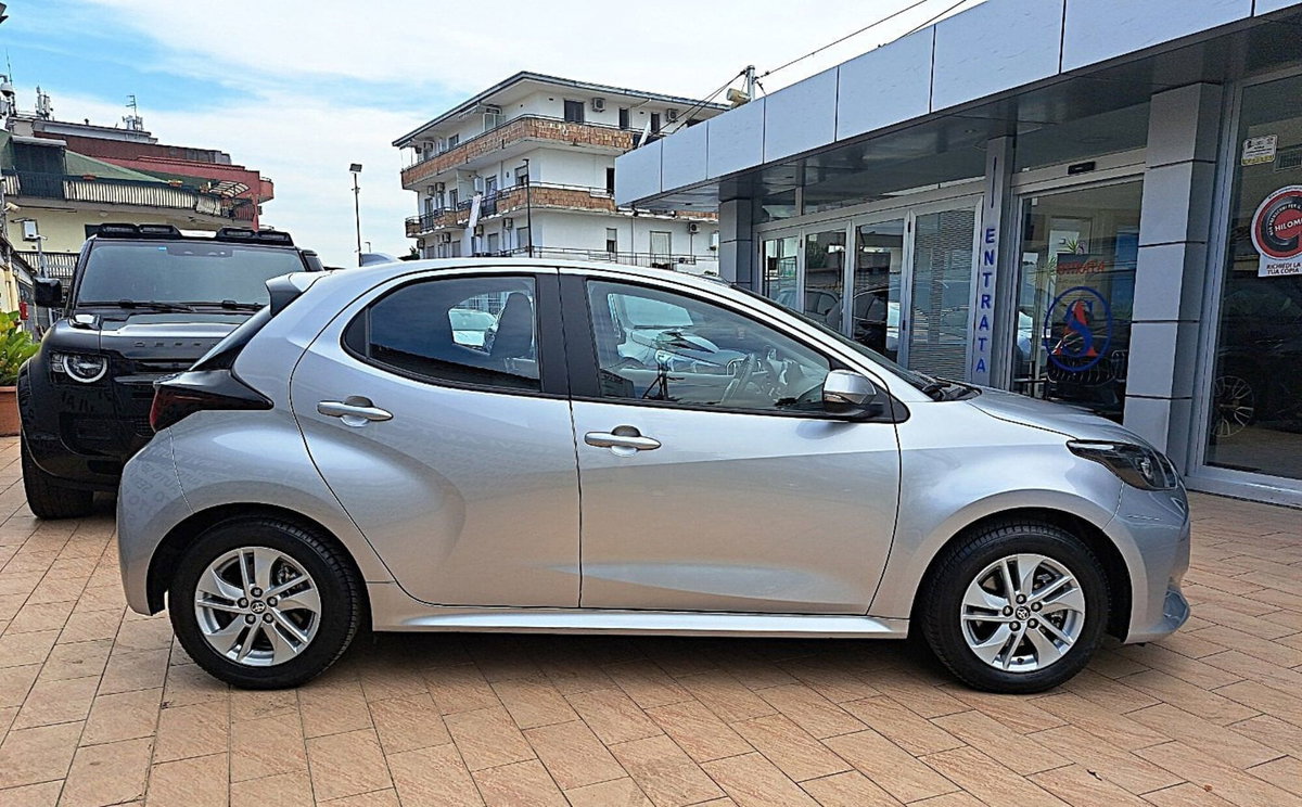Toyota Yaris Active (6)