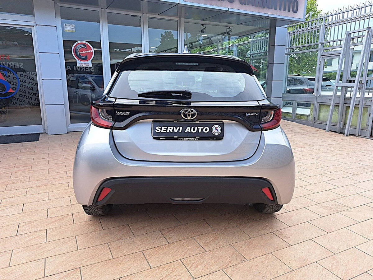 Toyota Yaris Active (7)