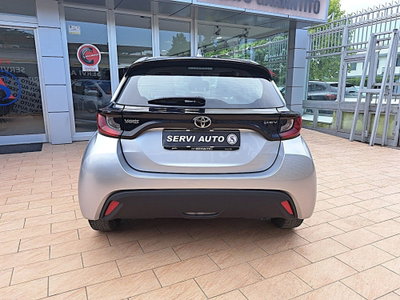 Toyota Yaris Active (7)