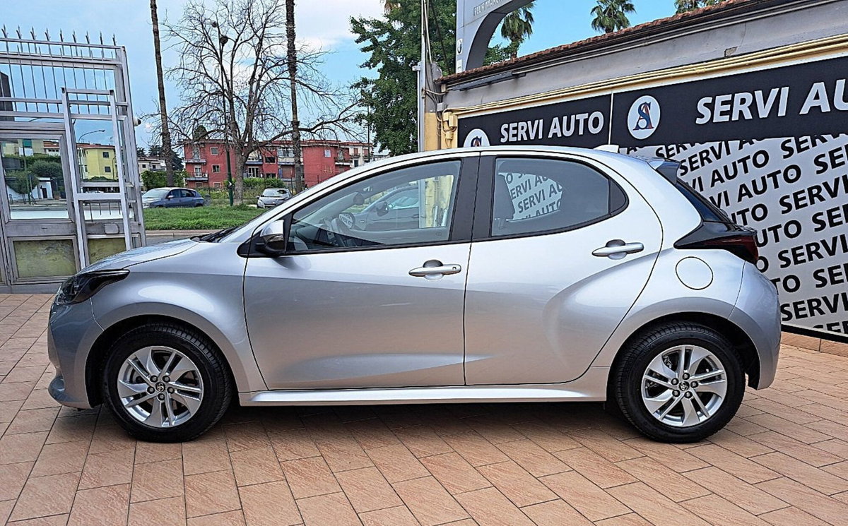 Toyota Yaris Active (8)