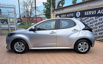 Toyota Yaris Active (8)