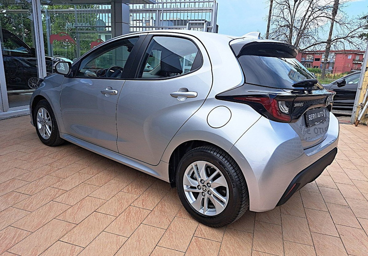 Toyota Yaris Active (9)