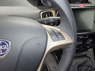 Lancia Ypsilon 1.0 FireFly 5 porte S&S Hybrid Alberta Ferretti (15)