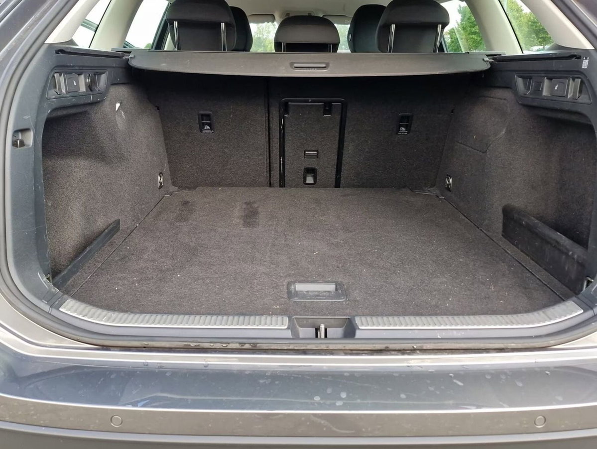 Volkswagen Passat Variant 1.5 TSI ACT DSG Business (4)