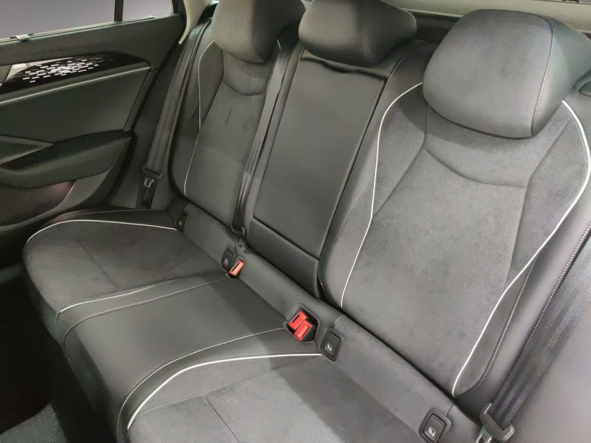 Volkswagen Passat Variant 2.0 TDI SCR EVO Business (17)