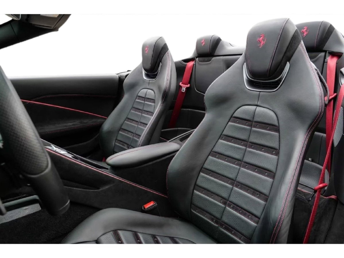 Ferrari Roma Spider 3.9 F1 dct (8)