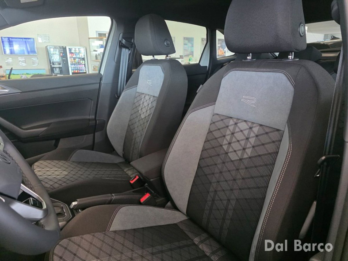 Volkswagen Taigo 1.0 tsi R-Line 115cv dsg (12)