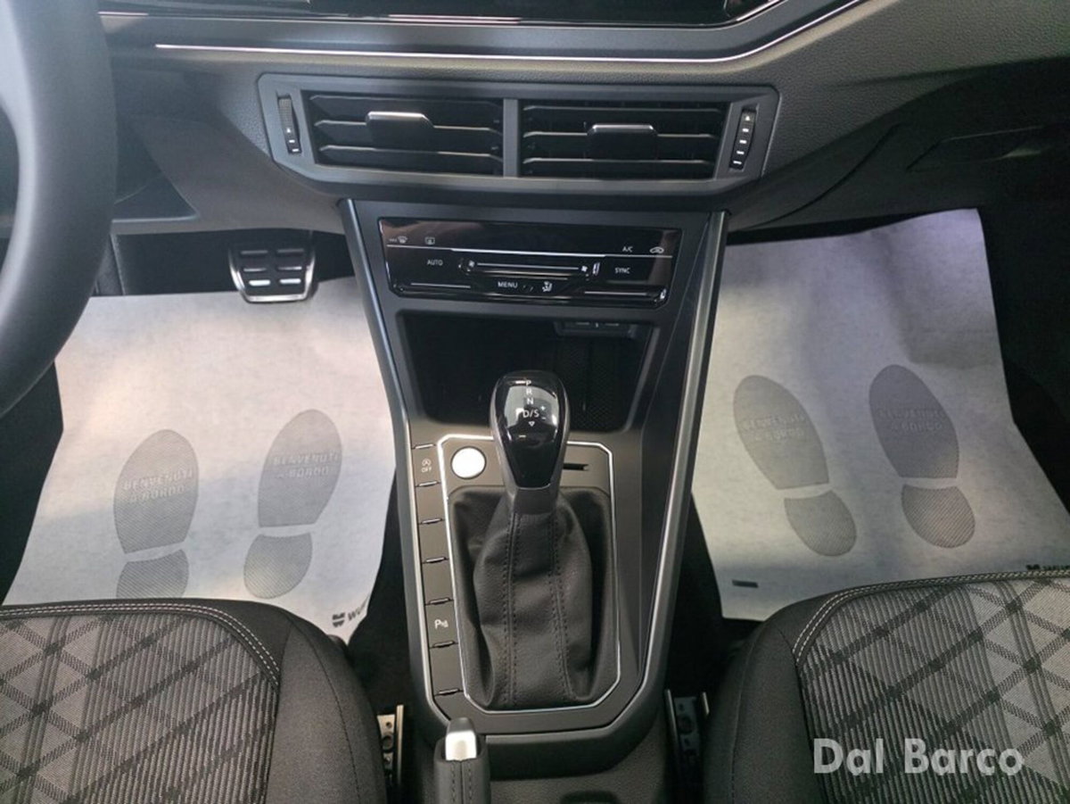 Volkswagen Taigo 1.0 tsi R-Line 115cv dsg (17)