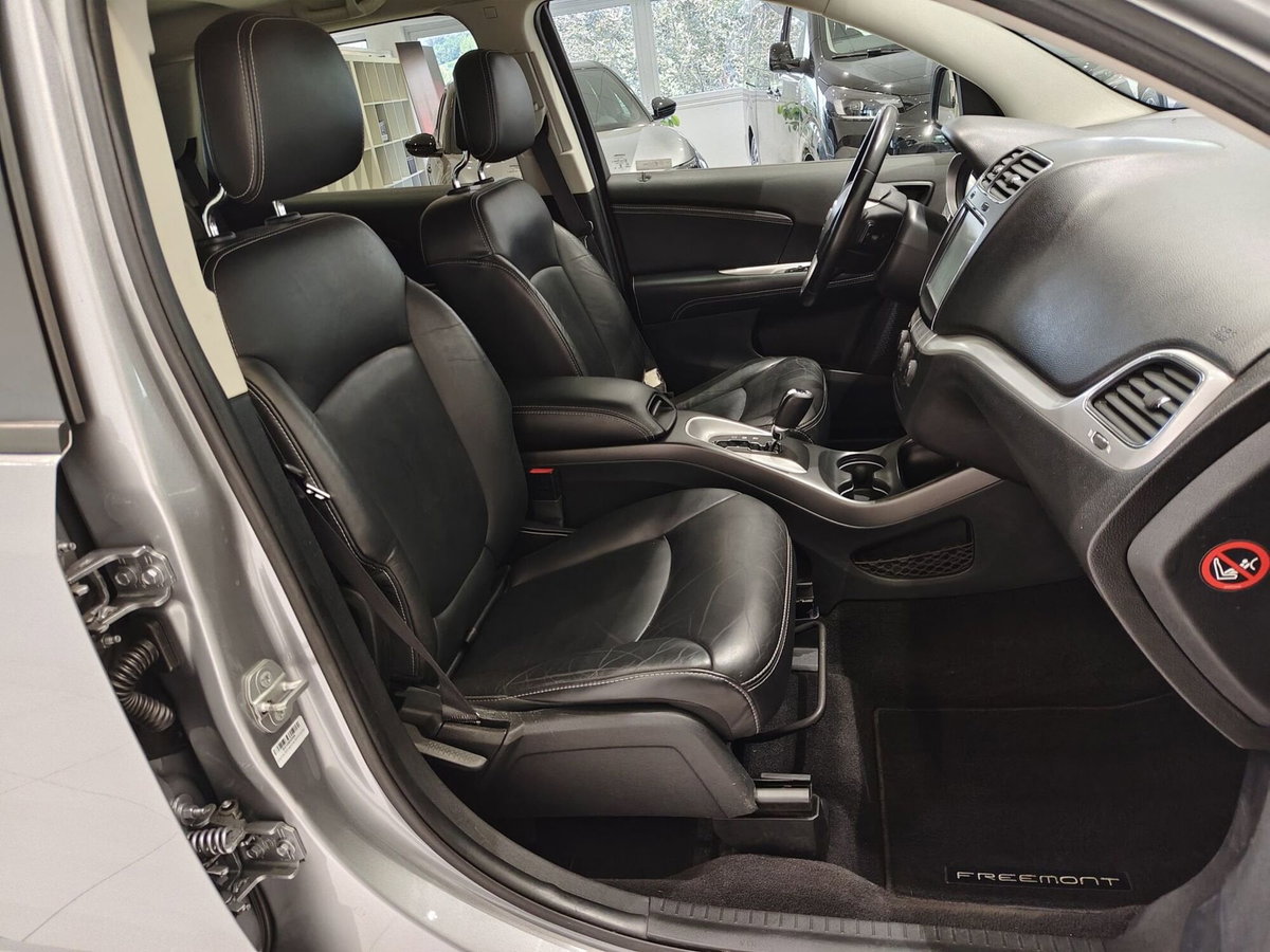 Fiat Freemont 2.0 Mjt 170 CV 4x4 Automatica Black Code (12)