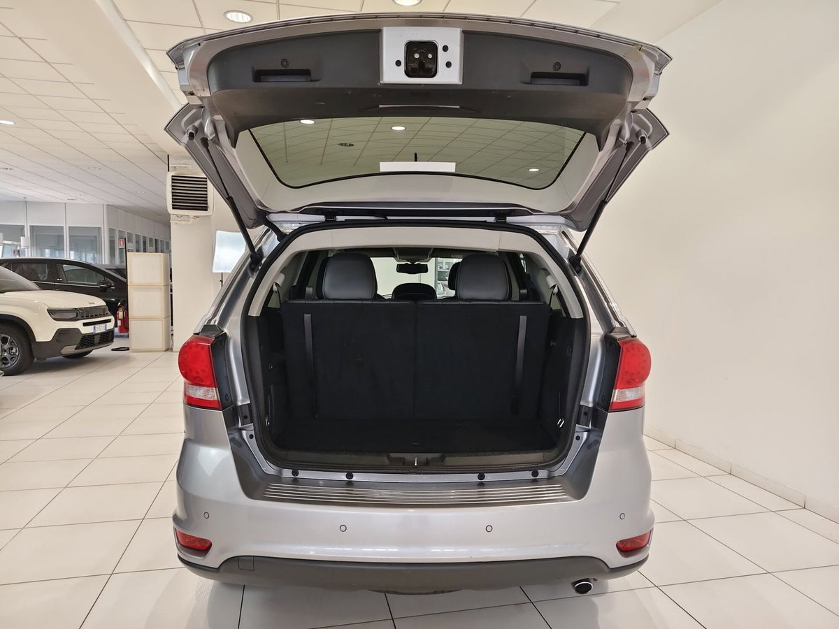 Fiat Freemont 2.0 Mjt 170 CV 4x4 Automatica Black Code (16)