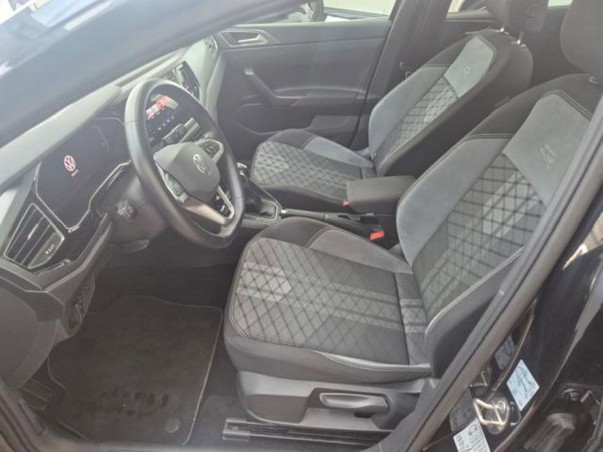 Volkswagen Taigo 1.0 tsi R-Line 115cv (10)